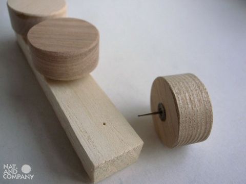 木製プッシュピンの試作品